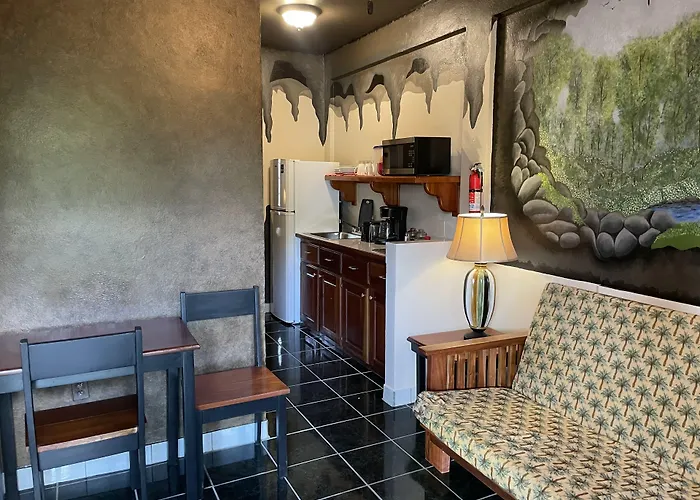Belize Budget Hotel 2*