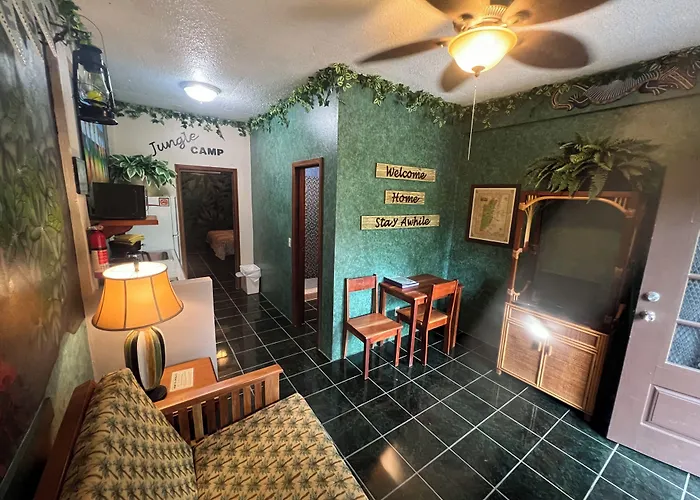 Belize Budget Hotel 2*
